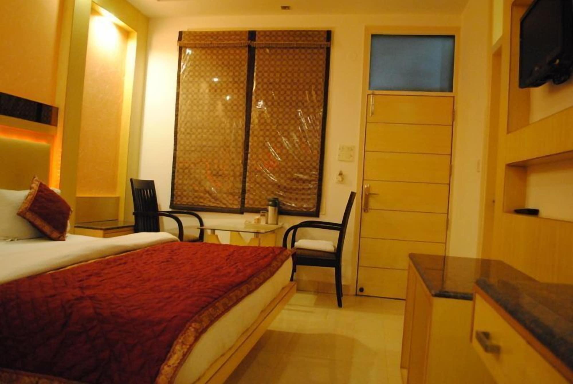 Hotel Baba Deluxe Near New Delhi Railway Station And City Center -By Rcg Hotels 外观 照片