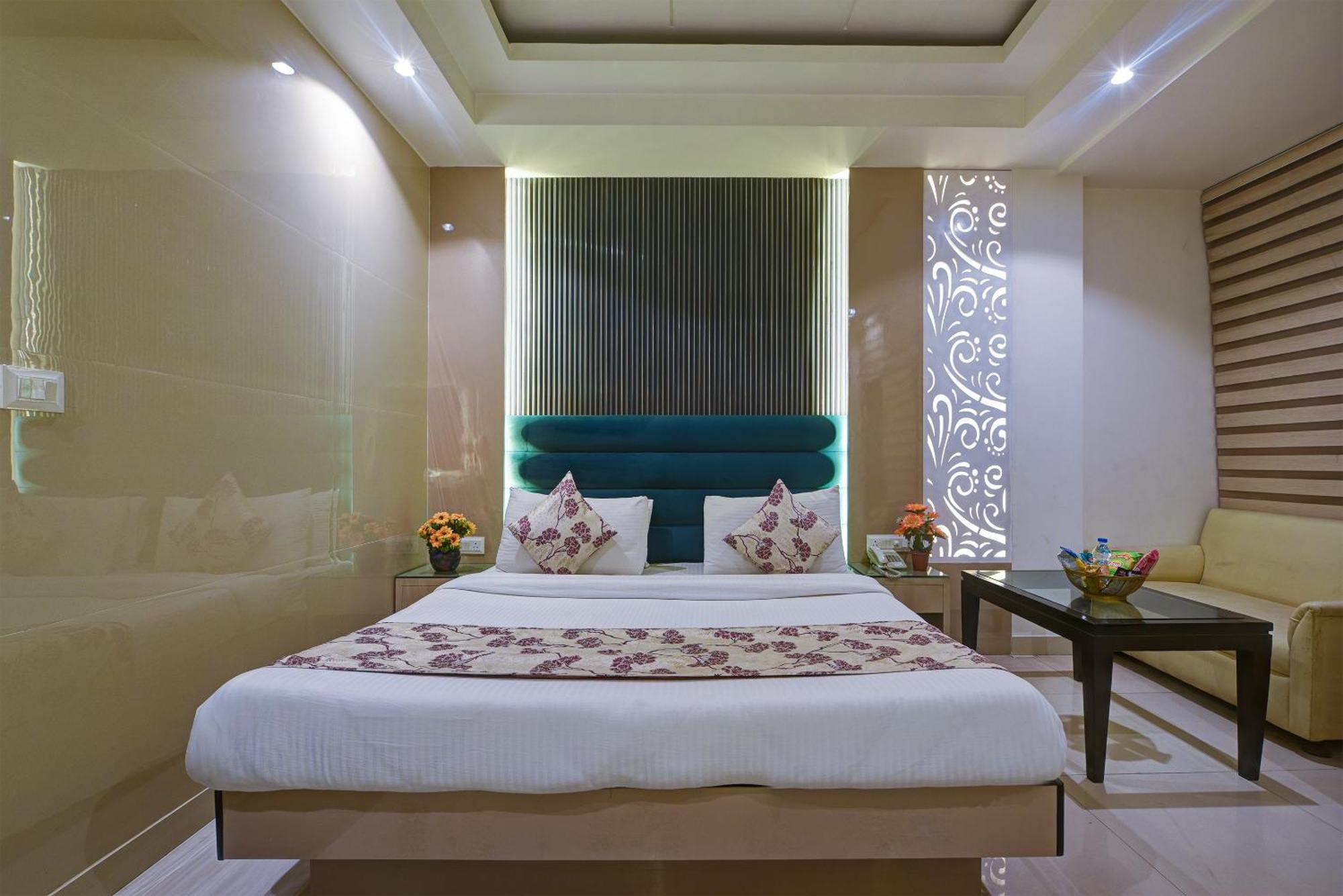 Hotel Baba Deluxe Near New Delhi Railway Station And City Center -By Rcg Hotels 外观 照片