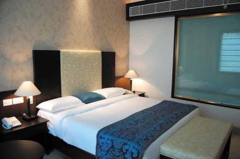 Hotel Baba Deluxe Near New Delhi Railway Station And City Center -By Rcg Hotels 客房 照片